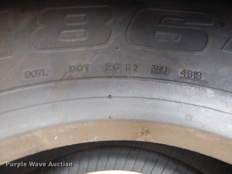 image for item DH7529 (3) Bridgestone M864 425/65R22.5 tires