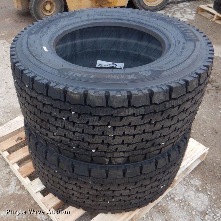 image for item DH7530 (2) Michelin X-One Line Grip 445/50R22.5 tires