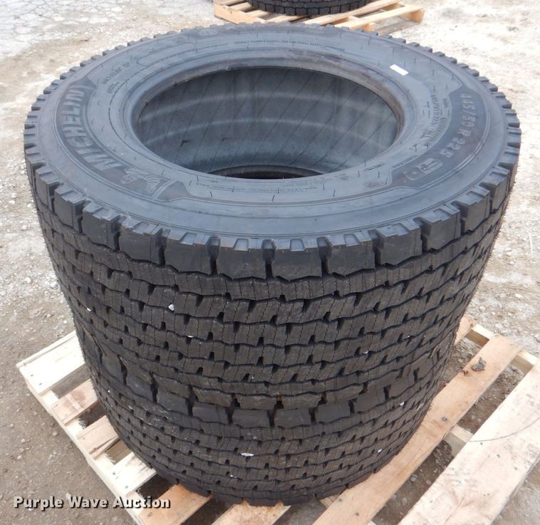 image for item DH7530 (2) Michelin X-One Line Grip 445/50R22.5 tires