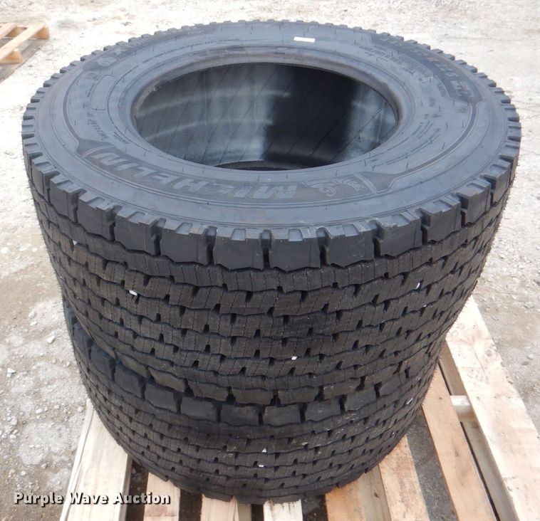 image for item DH7530 (2) Michelin X-One Line Grip 445/50R22.5 tires