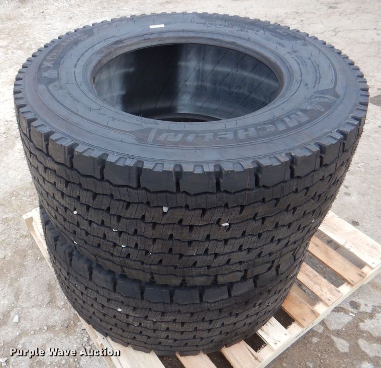 image for item DH7530 (2) Michelin X-One Line Grip 445/50R22.5 tires