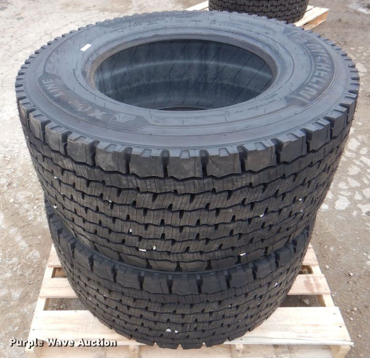 image for item DH7530 (2) Michelin X-One Line Grip 445/50R22.5 tires