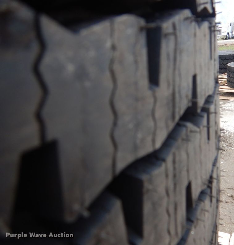 image for item DH7530 (2) Michelin X-One Line Grip 445/50R22.5 tires