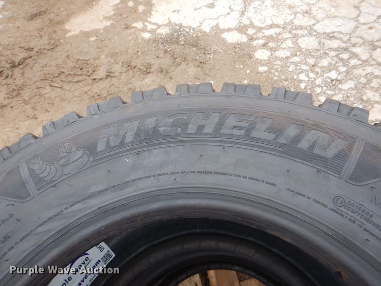image for item DH7530 (2) Michelin X-One Line Grip 445/50R22.5 tires