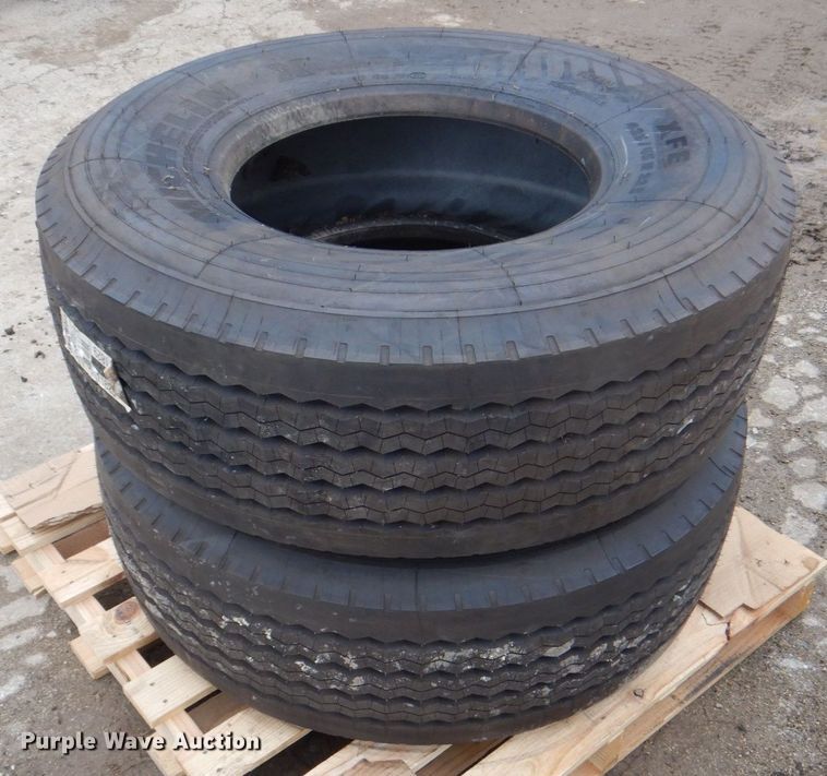 image for item DH7531 (2) Michelin XFE 425/65R22.5 tires