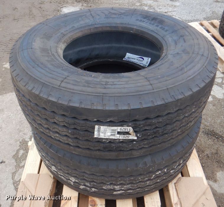 image for item DH7531 (2) Michelin XFE 425/65R22.5 tires
