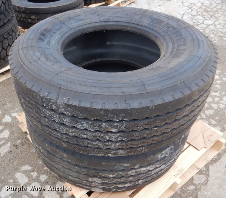 image for item DH7531 (2) Michelin XFE 425/65R22.5 tires