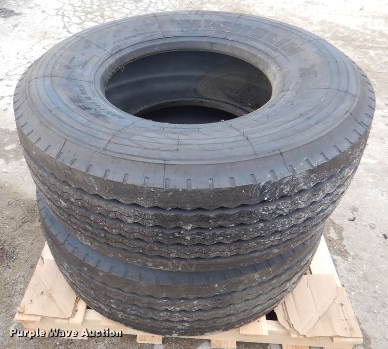 image for item DH7531 (2) Michelin XFE 425/65R22.5 tires