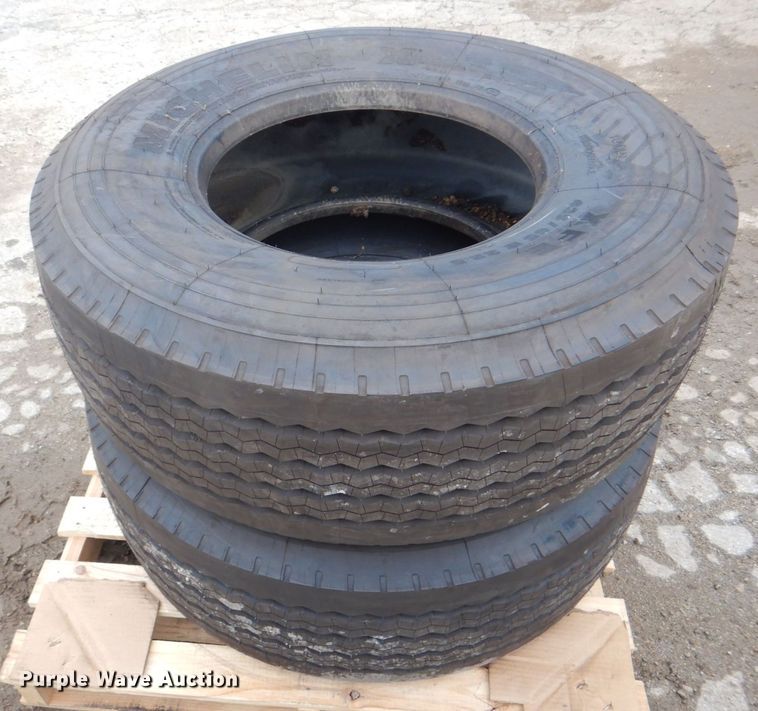 image for item DH7531 (2) Michelin XFE 425/65R22.5 tires
