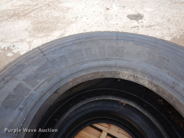 image for item DH7531 (2) Michelin XFE 425/65R22.5 tires