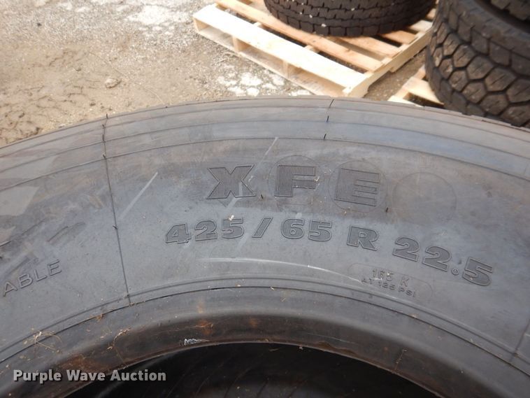 image for item DH7531 (2) Michelin XFE 425/65R22.5 tires