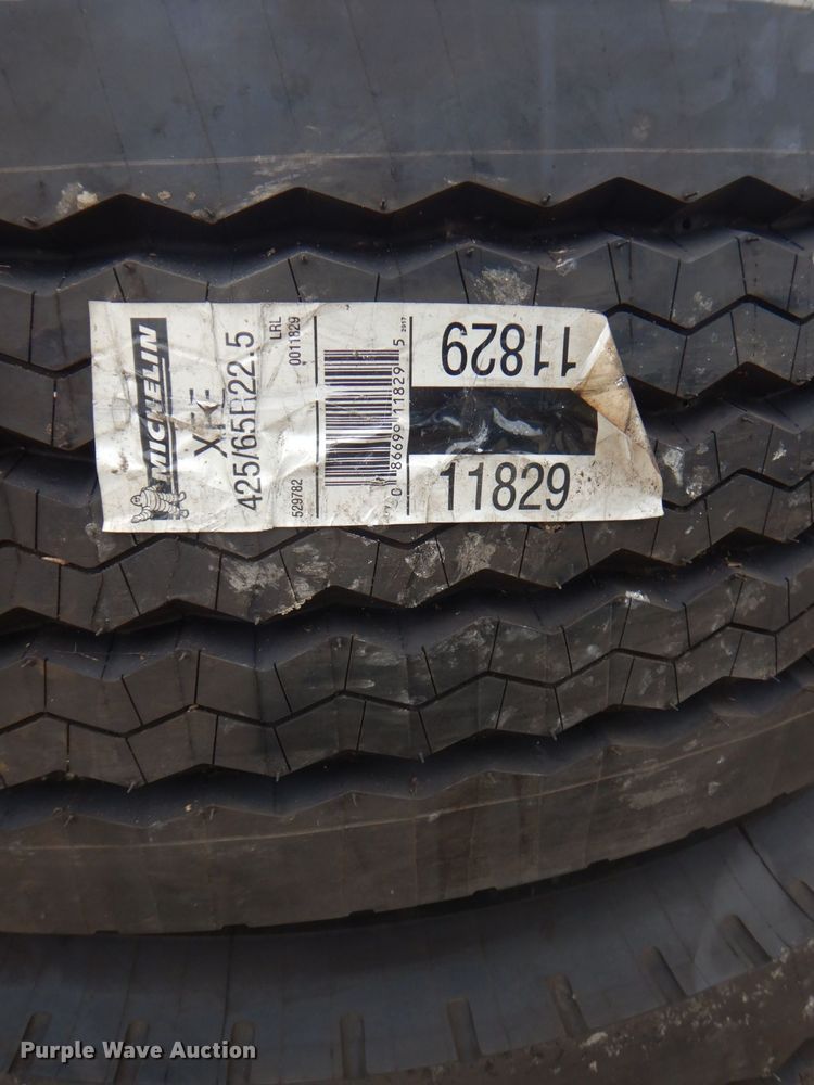 image for item DH7531 (2) Michelin XFE 425/65R22.5 tires
