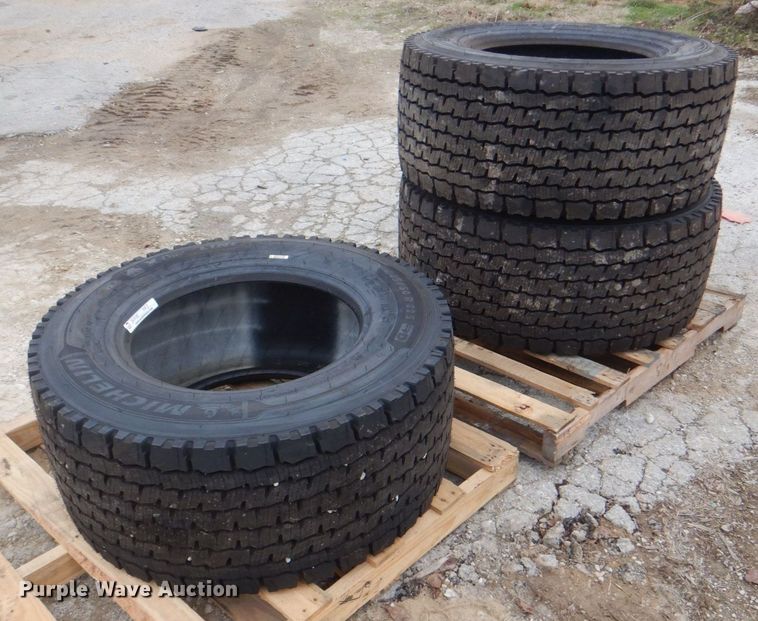 image for item DH7532 (3) Michelin X-One Line Grip 445/50R22.5 tires