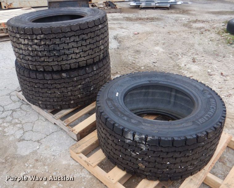 image for item DH7532 (3) Michelin X-One Line Grip 445/50R22.5 tires