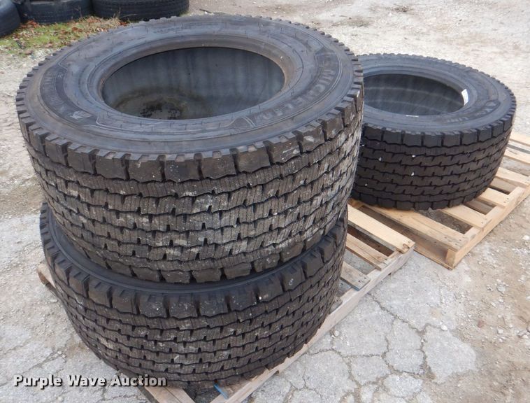 image for item DH7532 (3) Michelin X-One Line Grip 445/50R22.5 tires