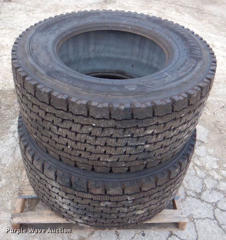 image for item DH7532 (3) Michelin X-One Line Grip 445/50R22.5 tires