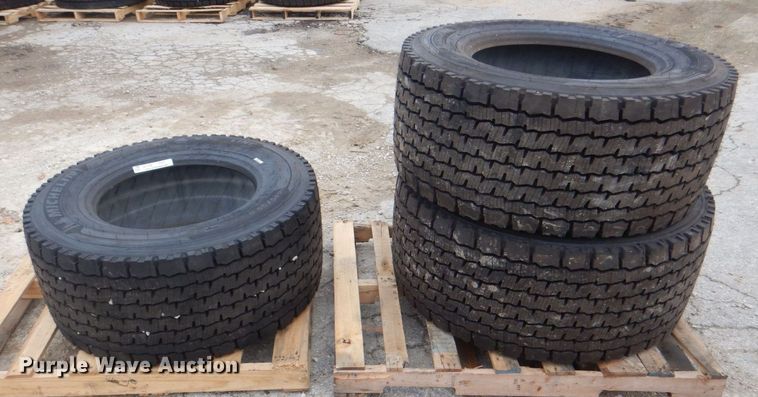 image for item DH7532 (3) Michelin X-One Line Grip 445/50R22.5 tires