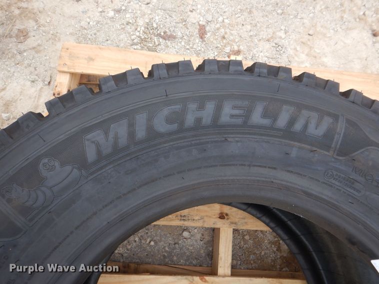 image for item DH7532 (3) Michelin X-One Line Grip 445/50R22.5 tires