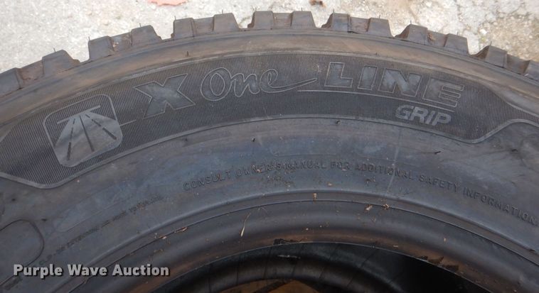 image for item DH7532 (3) Michelin X-One Line Grip 445/50R22.5 tires