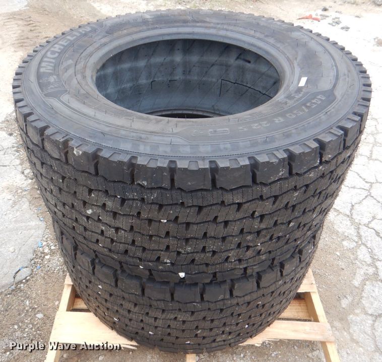 image for item DH7533 (2) Michelin X-One Line Grip 445/50R22.5 tires