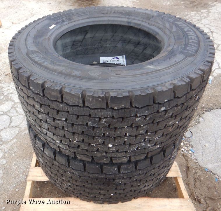 image for item DH7533 (2) Michelin X-One Line Grip 445/50R22.5 tires