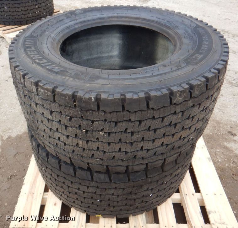 image for item DH7534 (2) Michelin X-One Line Grip 445/50R22.5 tires