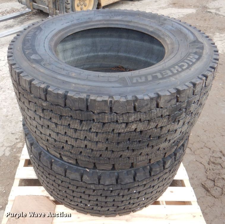 image for item DH7534 (2) Michelin X-One Line Grip 445/50R22.5 tires