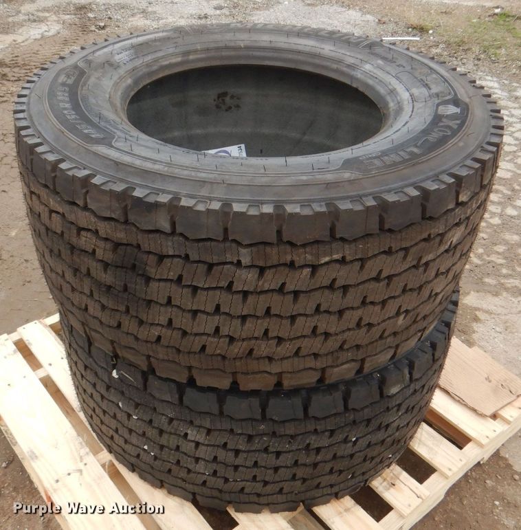 image for item DH7534 (2) Michelin X-One Line Grip 445/50R22.5 tires