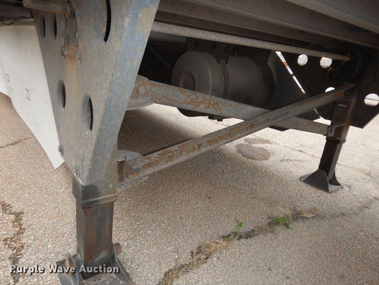 image for item DI6847 2004 Utility VS2RA  refrigerated van trailer