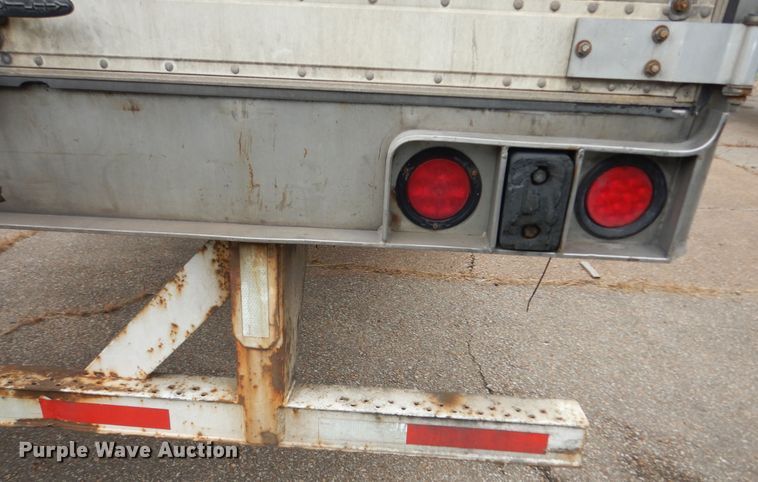 image for item DI6847 2004 Utility VS2RA  refrigerated van trailer