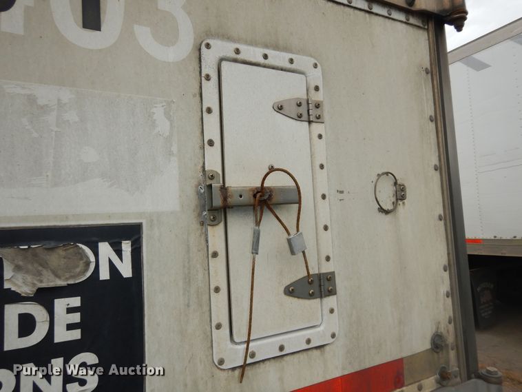 image for item DI6847 2004 Utility VS2RA  refrigerated van trailer