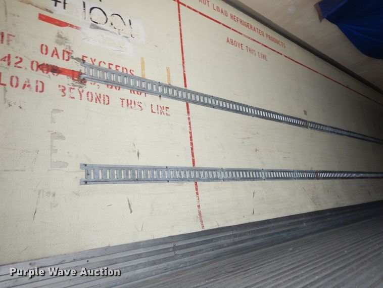 image for item DI6847 2004 Utility VS2RA  refrigerated van trailer