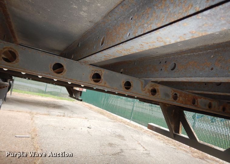 image for item DI6847 2004 Utility VS2RA  refrigerated van trailer