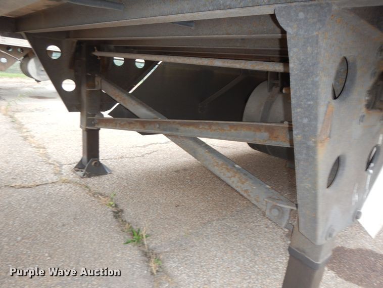 image for item DI6847 2004 Utility VS2RA  refrigerated van trailer