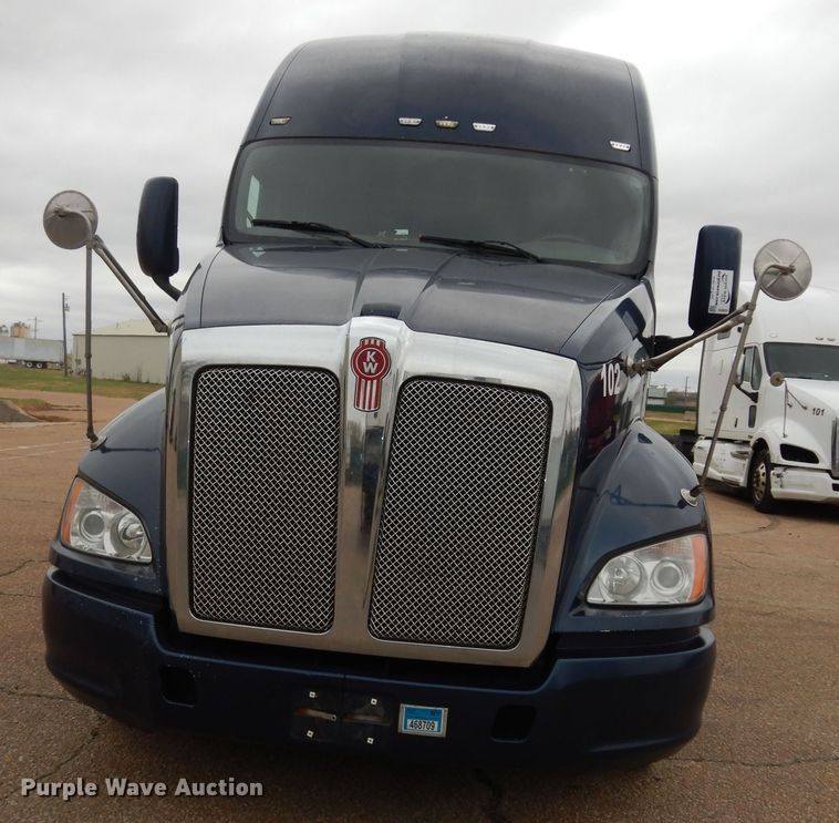 image for item DI6850 2012 Kenworth T700  semi truck