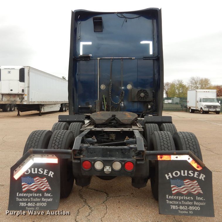 image for item DI6850 2012 Kenworth T700  semi truck