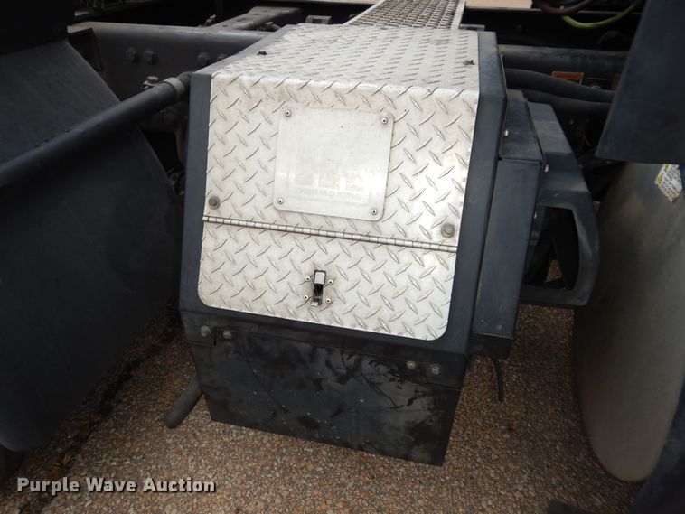 image for item DI6850 2012 Kenworth T700  semi truck