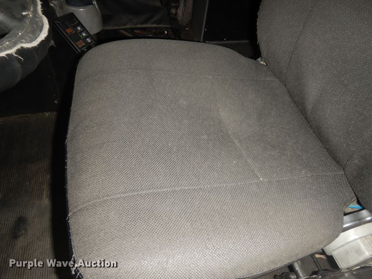 image for item DI6850 2012 Kenworth T700  semi truck