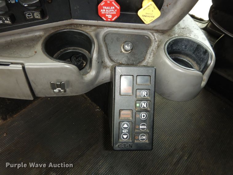 image for item DI6850 2012 Kenworth T700  semi truck