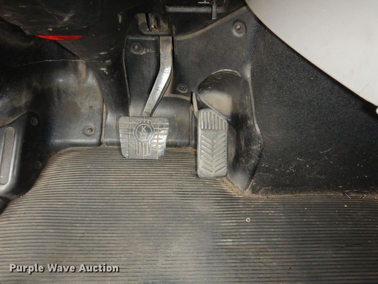 image for item DI6850 2012 Kenworth T700  semi truck