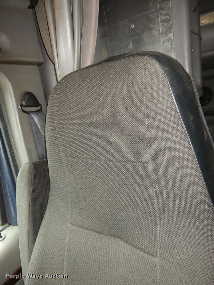 image for item DI6850 2012 Kenworth T700  semi truck