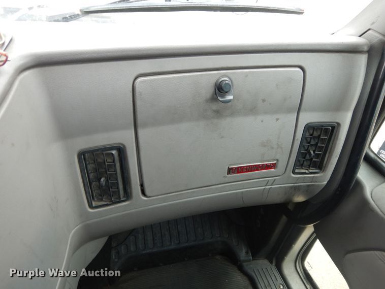 image for item DI6850 2012 Kenworth T700  semi truck