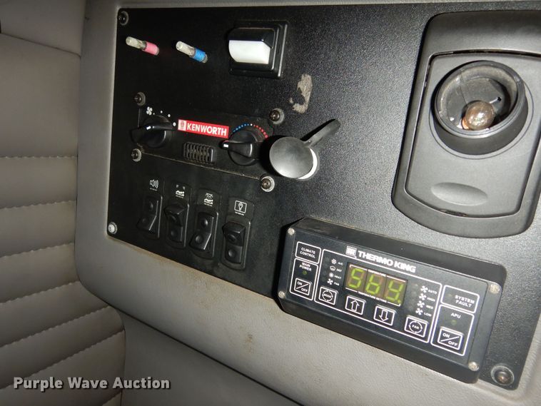 image for item DI6850 2012 Kenworth T700  semi truck