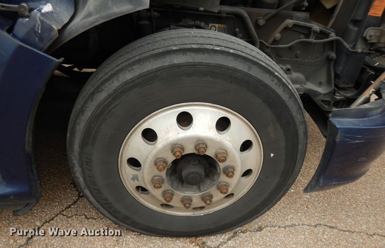 image for item DI6850 2012 Kenworth T700  semi truck