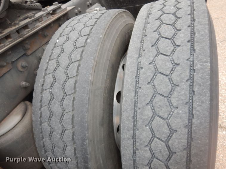 image for item DI6850 2012 Kenworth T700  semi truck