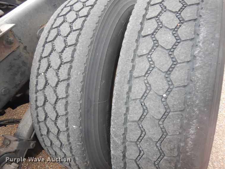 image for item DI6850 2012 Kenworth T700  semi truck