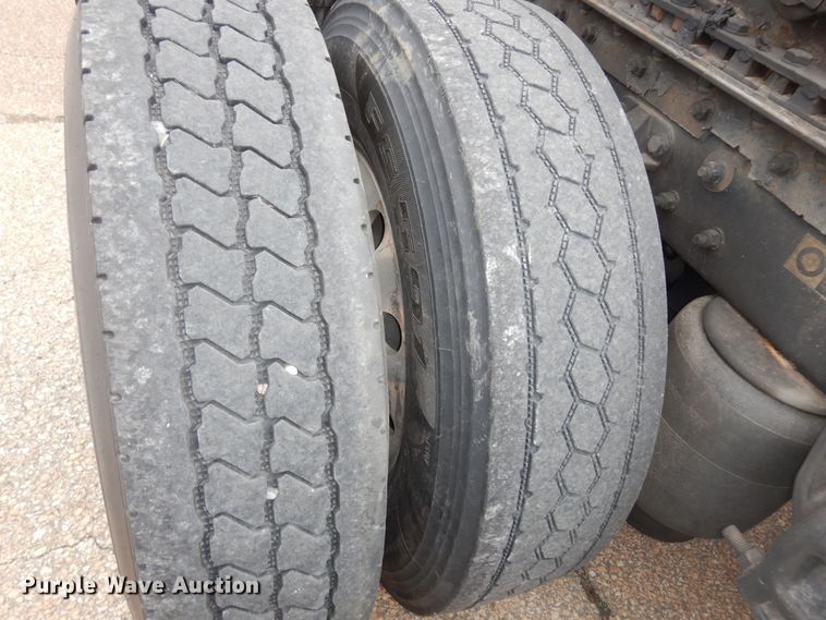 image for item DI6850 2012 Kenworth T700  semi truck