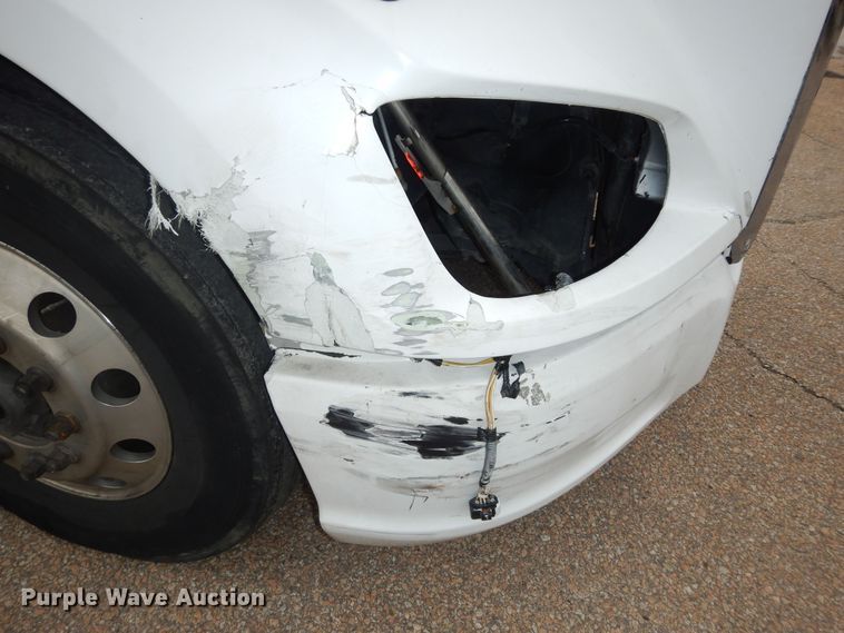 image for item DI6851 2012 Kenworth T700  semi truck