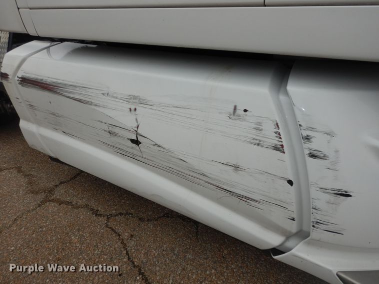 image for item DI6851 2012 Kenworth T700  semi truck