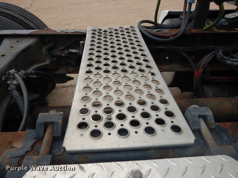 image for item DI6851 2012 Kenworth T700  semi truck